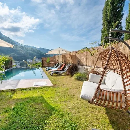 Villa With Amazing View In - Kabak *