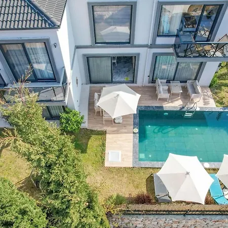 Villa With Amazing View In - Kabak *